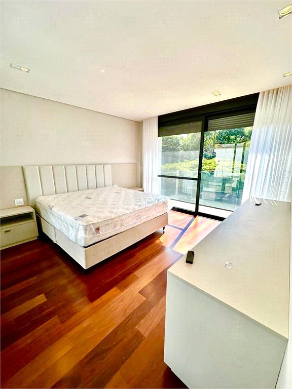 Casa à venda com 4 quartos, sendo 3 suítes, no condomínio Residencial Tivoli Park, Sorocaba - SP