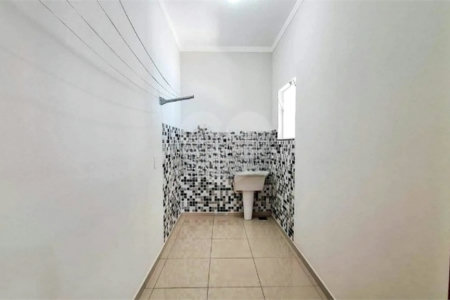 Casa à venda com 3 quartos, sendo 1 suíte, no condomínio Mirante dos Ipes, Salto - SP