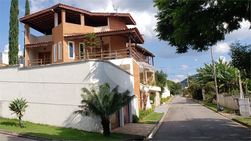 Casa à venda com 3 quartos, sendo 1 suíte, em Jardim das Flores, Atibaia, SP