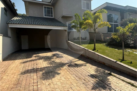 Casa à venda com 4 quartos, sendo 2 suítes,  no condomínio Arujá 5, Arujá - SP