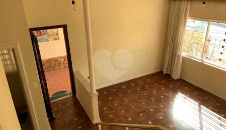 Casa à venda com 3 quartos, sendo 1 suíte,  em Aclimação, São Paulo, SP