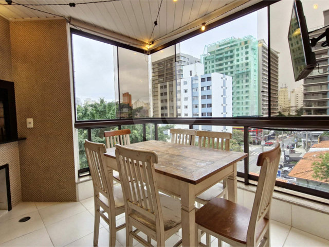 Apartamento à venda com 4 suítes em Moema, São Paulo, SP