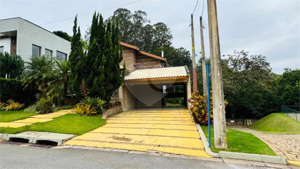 Casa à venda com 3 suítes no condomínio Residencial Delle Stelle, Louveira - SP