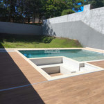 Casa à venda com 5 quartos, sendo 3 suítes, no condomínio Figueira Garden, Atibaia - SP