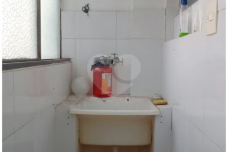 Apartamento mobiliado com 49 m² de área útil, 1 quarto, à venda na Bela Vista