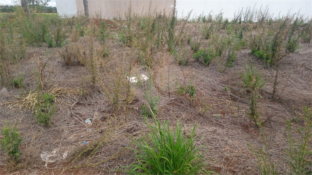Lote no Jardim do Bosque, aceita financiamento ou aquisição de terreno e construção .