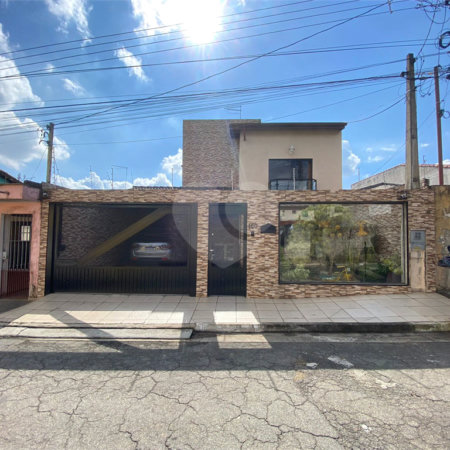 Sobrado à venda com 3 quartos, sendo 1 suíte,  em Jardim Modelo, Suzano, SP