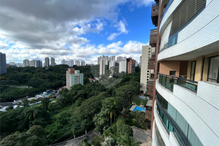 Apartamento à venda com 3 suítes em Vila Suzana, São Paulo, SP
