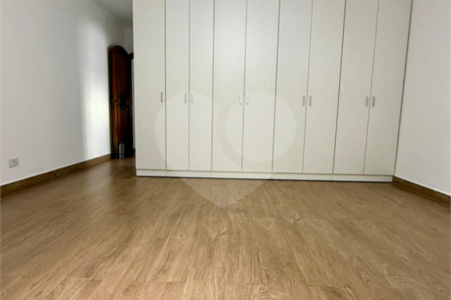 Sobrado à venda com 4 quartos, sendo 3 suítes, em Palmas do Tremembé, São Paulo, SP