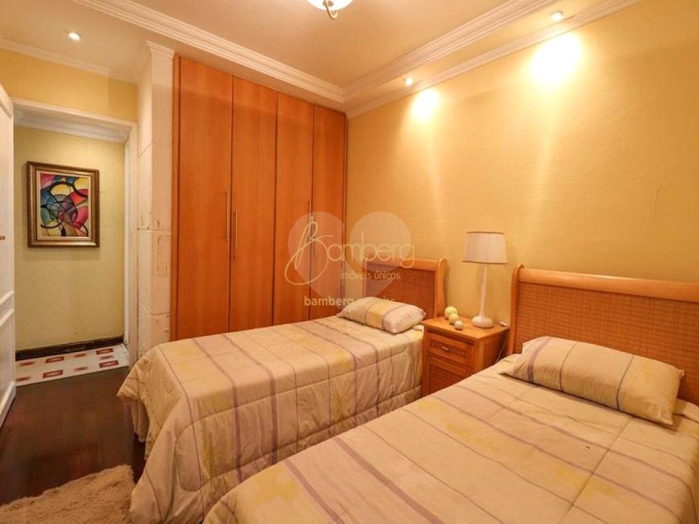 Casa à venda com 4 quartos, sendo 2 suítes, em Jardim Trussardi, São Paulo, SP