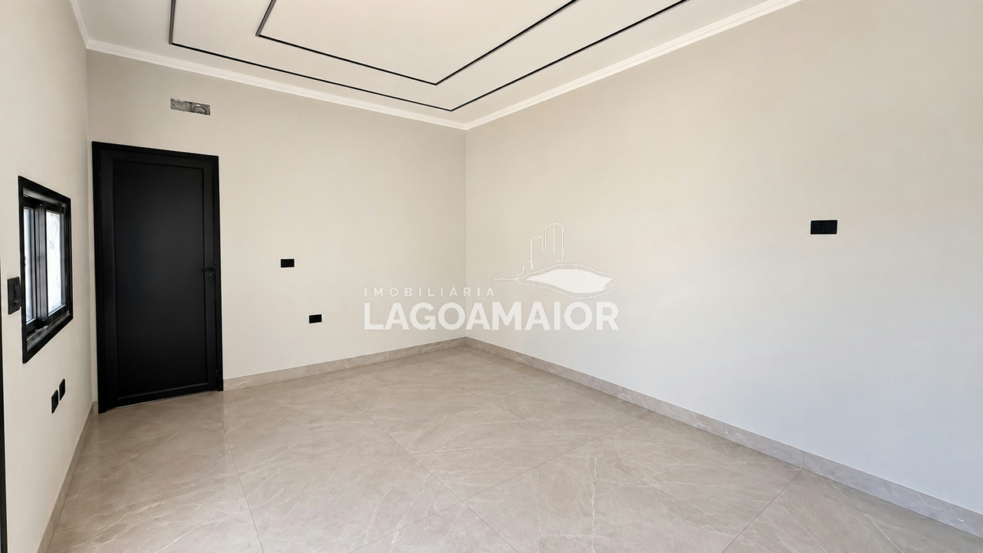 Casa à venda ou para alugar com 4 quartos, sendo 2 suítes, no Centro, Três Lagoas - MS