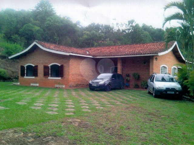 Chácara à venda com 4 quartos, sendo 2 suítes,  em Portão, Atibaia, SP