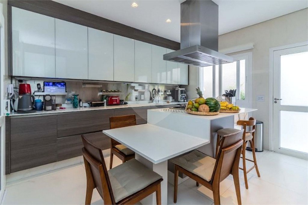 Casa à venda com 4 suítes em Horto, São Paulo, SP