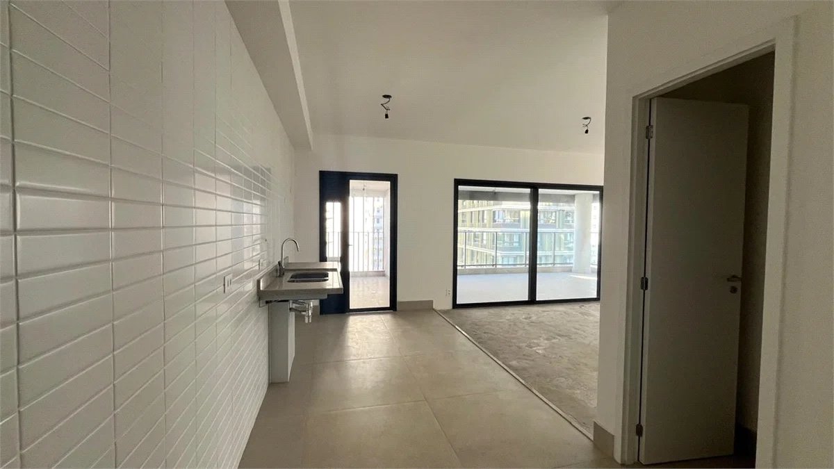 Apartamento à venda com 4 quartos, sendo 2 suítes, em Pinheiros, São Paulo, SP