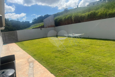 Casa à venda com 3 quartos, sendo 2 suítes,  no condomínio Residencial Alto da Floresta, Bom Jesus dos Perdões - SP