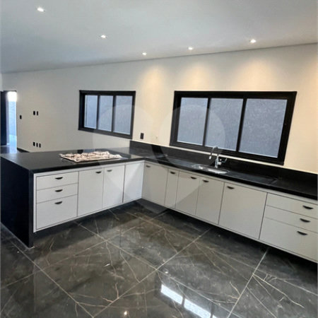 Casa Assobradada com 3 suítes na Vila Thais em Atibaia