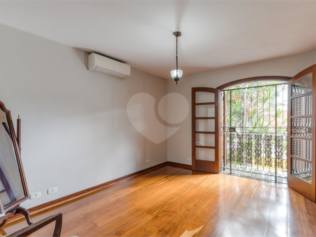 Casa à venda com 4 suítes em Alto da Boa Vista, São Paulo, SP