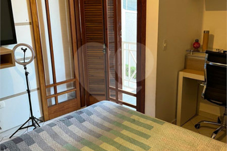 Casa à venda com 3 quartos, sendo 2 suítes, no condomínio Palmas, São Paulo - SP