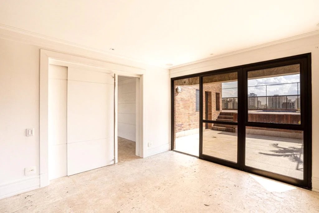 Duplex à venda com 6 quartos, sendo 4 suítes, em Vila Andrade, São Paulo, SP