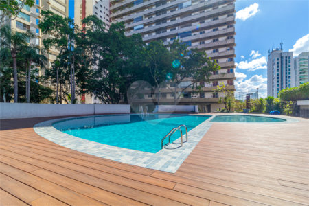 Apartamento à venda com 3 quartos, sendo 1 suíte,  em Alto da Boa Vista, São Paulo, SP