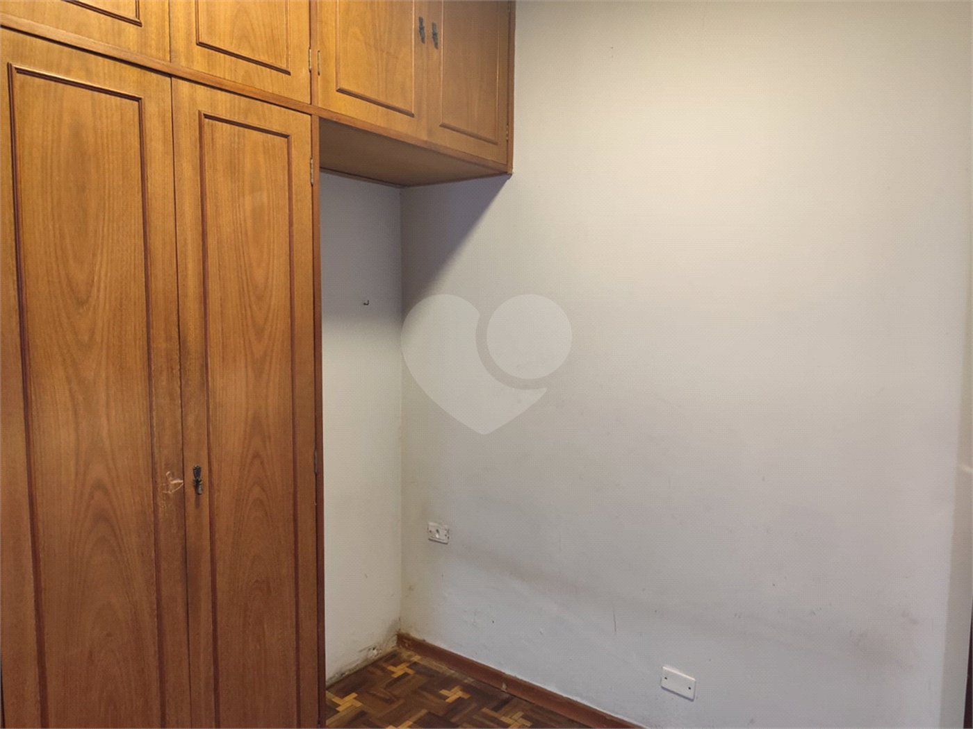 Sobrado à venda com 2 quartos em Vila Nivi, São Paulo, SP
