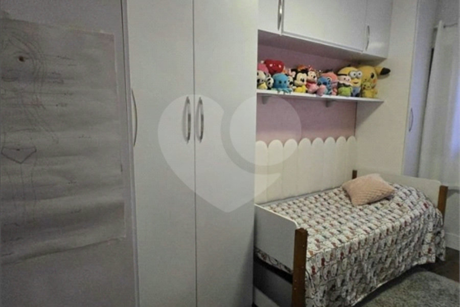 Casa à venda com 4 quartos, sendo 2 suítes, no condomínio Bosque dos Pássaros, São Paulo - SP