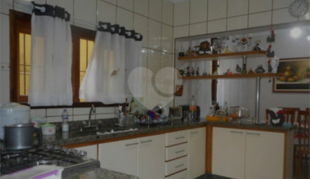 Sobrado à venda com 3 quartos, sendo 1 suíte,  em Campo Grande, São Paulo, SP