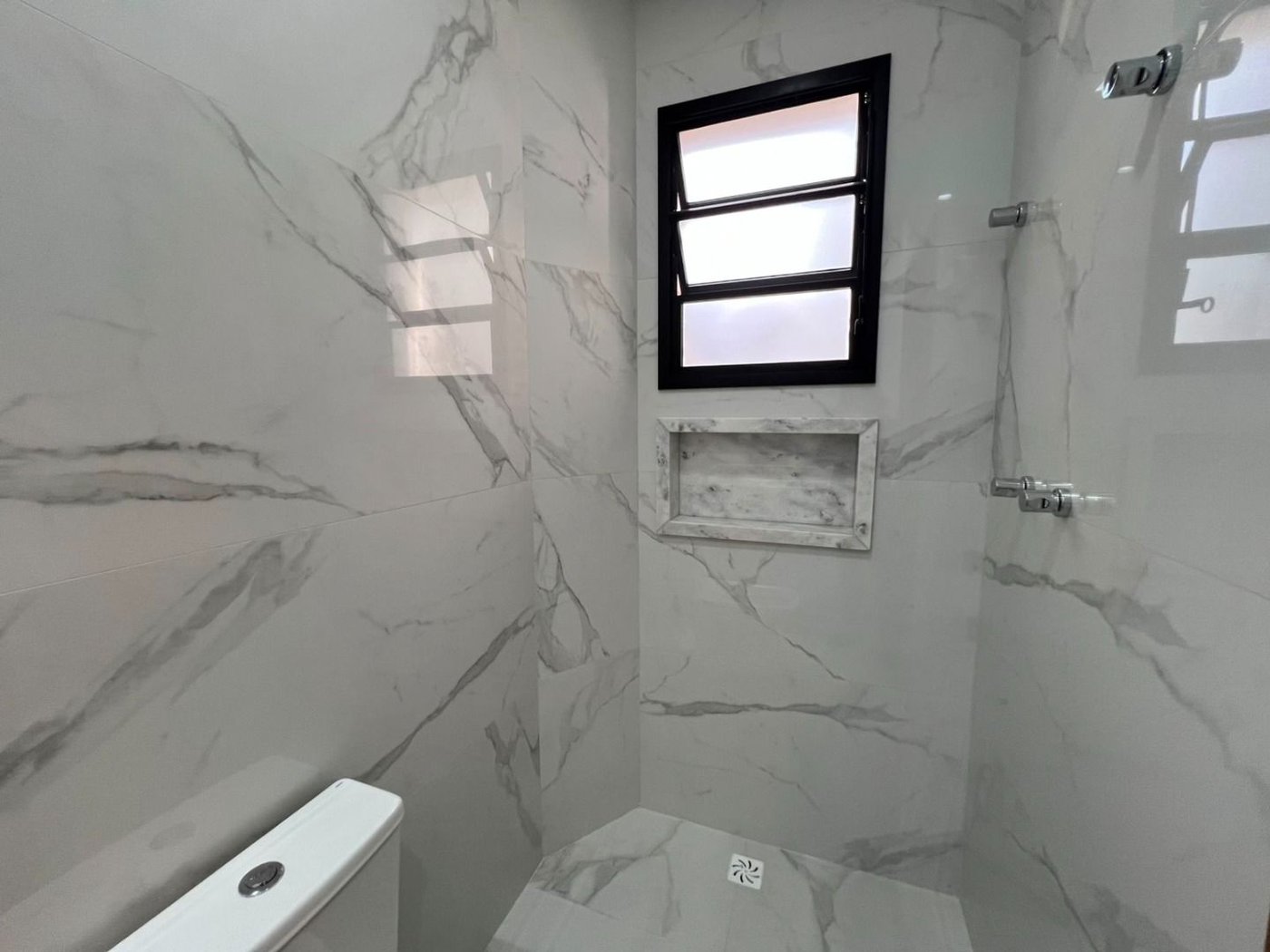 Sobrado com 4 dormitórios à venda, 234 m² por R$ 2.500.000,00 - Ponta da Praia - Santos/SP