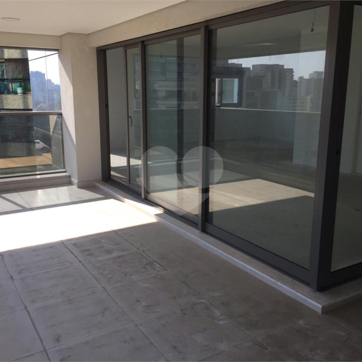 Apartamento à venda com 3 suítes em Campo Belo, São Paulo, SP