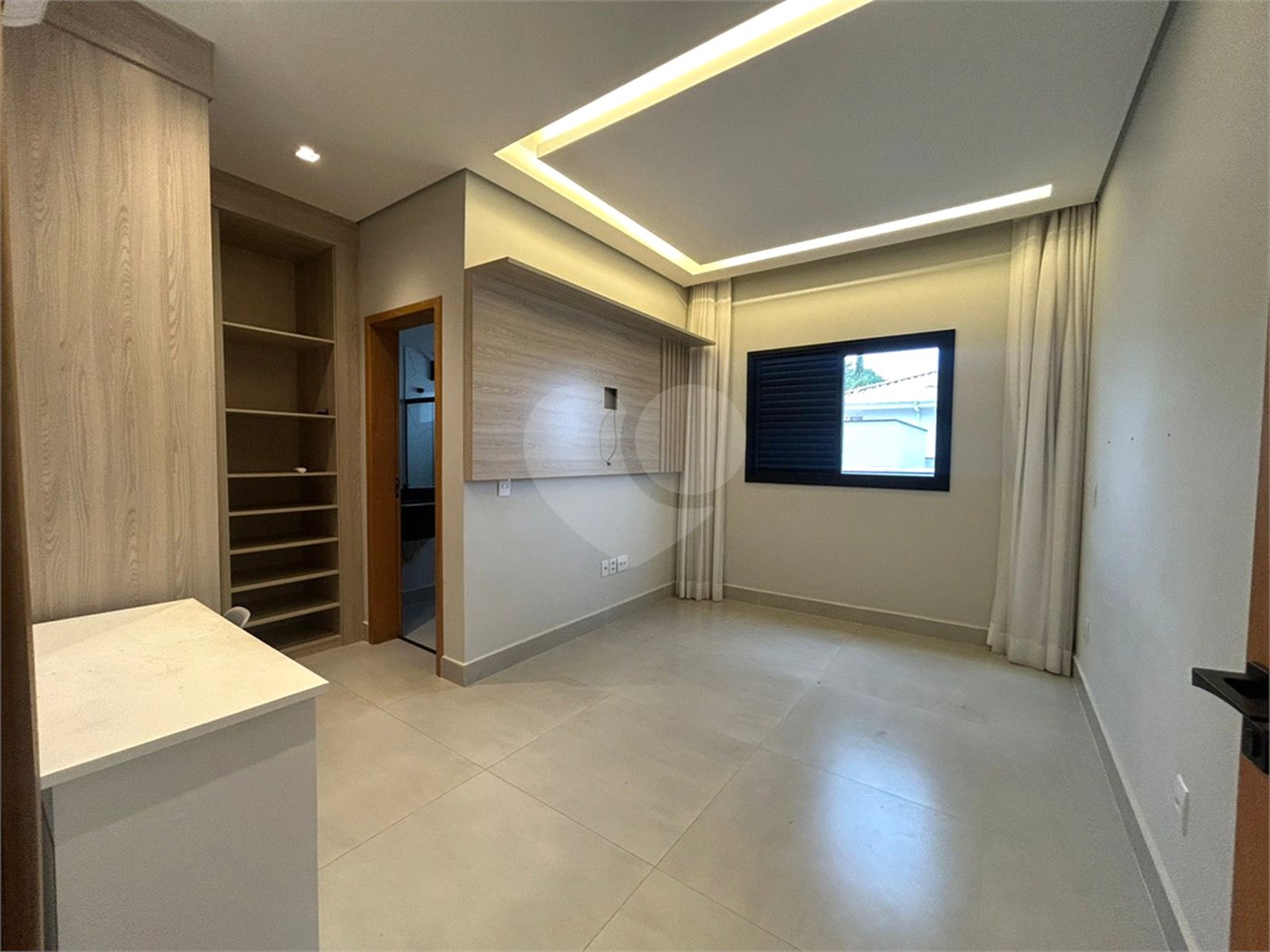 Casa à venda com 3 suítes no condomínio Lago da Boa Vista, Sorocaba - SP
