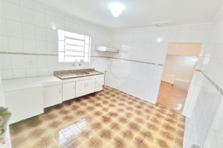 Sobrado à venda com 3 quartos em Vila Gustavo, São Paulo, SP