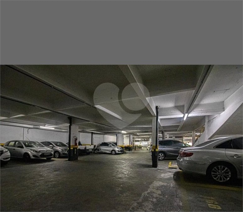 Apartamento à venda com 3 quartos, sendo 1 suíte,  em Aclimação, São Paulo, SP