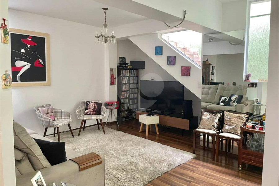 Sobrado à venda com 3 quartos, sendo 2 suítes, em Vila Mariana, São Paulo, SP