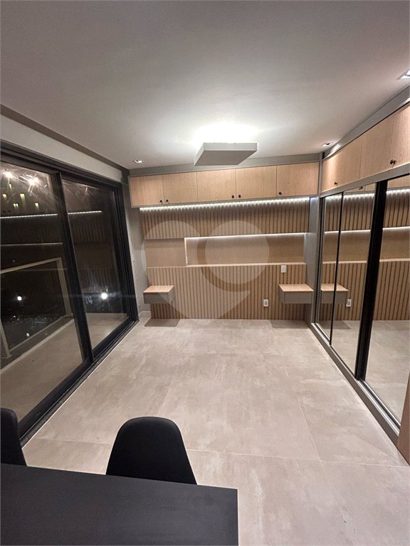 Apartamento à venda ou para alugar com 1 suíte em Pinheiros, São Paulo, SP