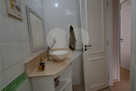 Apartamento à venda com 2 quartos em Moema, São Paulo, SP