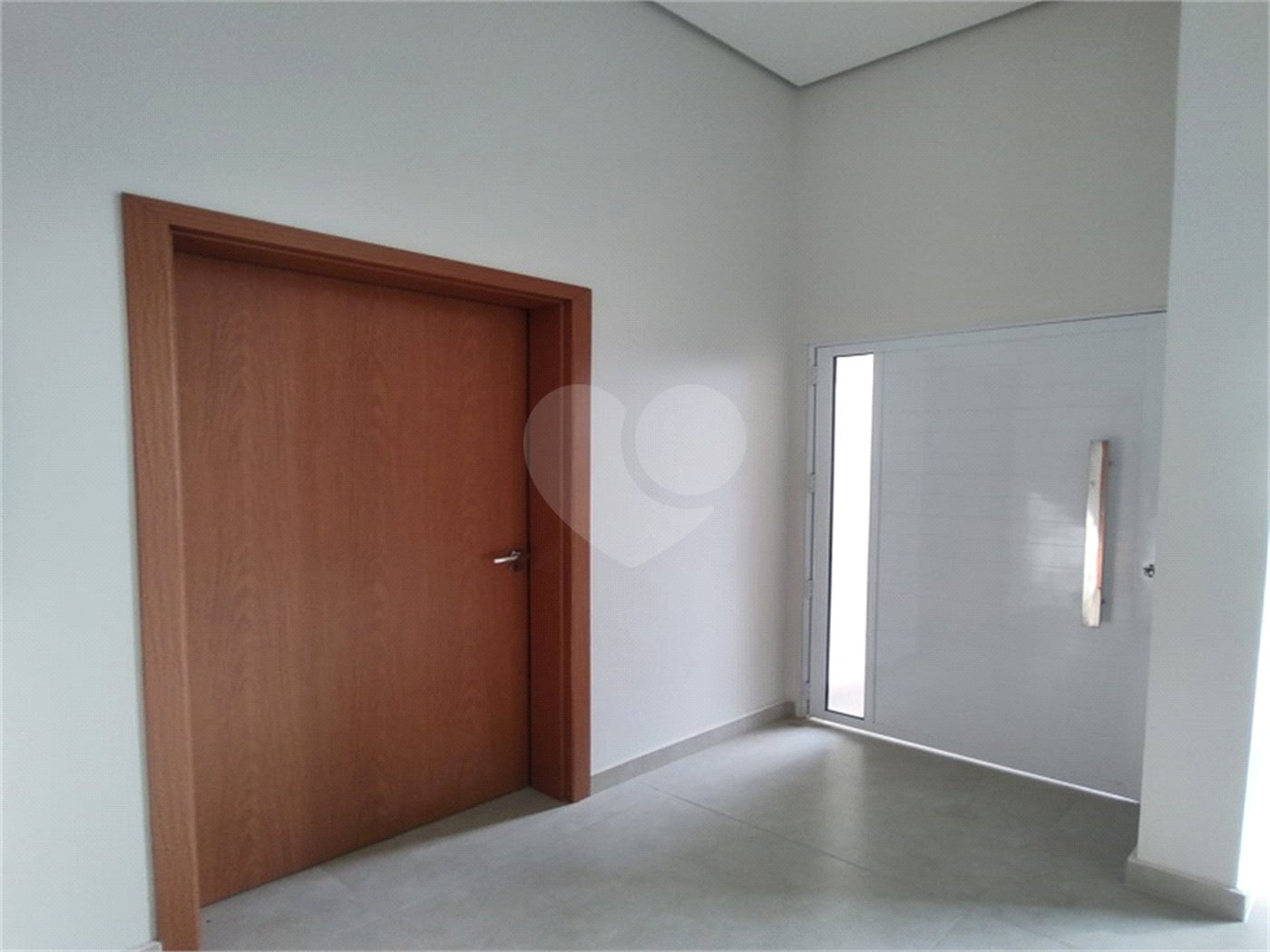 Casa à venda com 3 quartos, sendo 1 suíte,  no condomínio Atibaia Park 1, Atibaia - SP