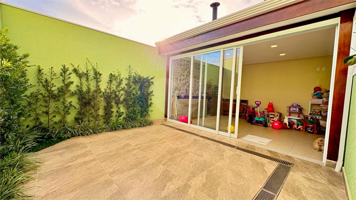 Casa à venda com 3 suítes no condomínio Villa Grimaldi, Sorocaba - SP
