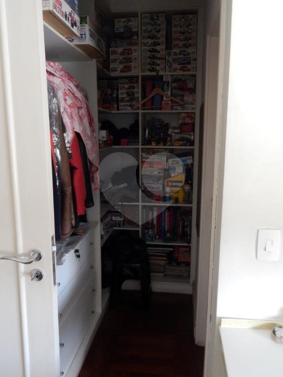 Sobrado à venda com 5 suítes em Jardim Londrina, São Paulo, SP