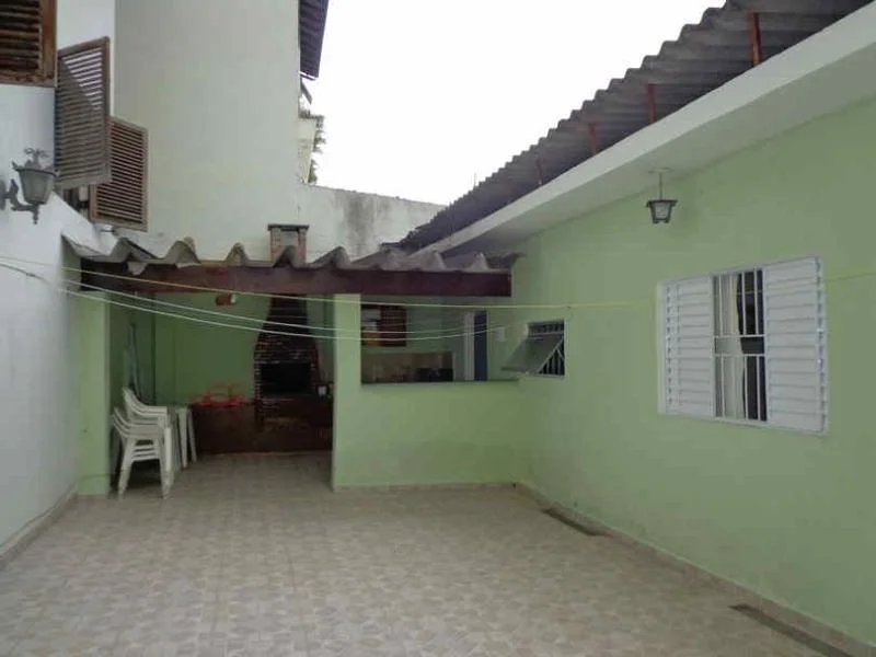 Casa à venda com 3 quartos, sendo 1 suíte, em Jardim Londrina, São Paulo, SP