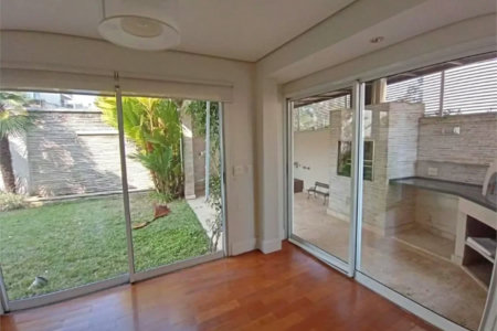 Casa à venda com 3 suítes no condomínio Solares Vila Europa, São Paulo - SP