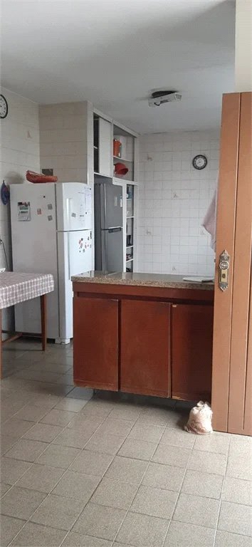 Sobrado à venda com 8 quartos em Jardim São Luís, São Paulo, SP