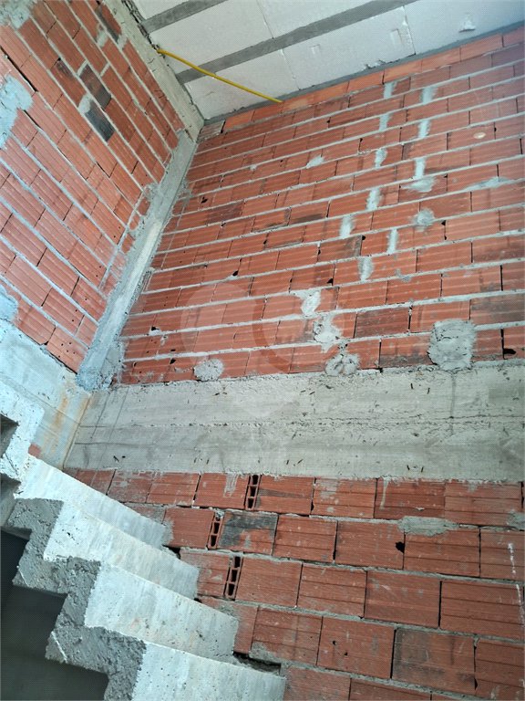 Casa à venda com 3 quartos, sendo 1 suíte, no condomínio Mosaico da Serra, Mogi das Cruzes - SP