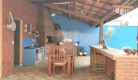 Casa Térrea à venda com 2 quartos, sendo 1 suíte,  em Jardim Alvinópolis, Atibaia, SP