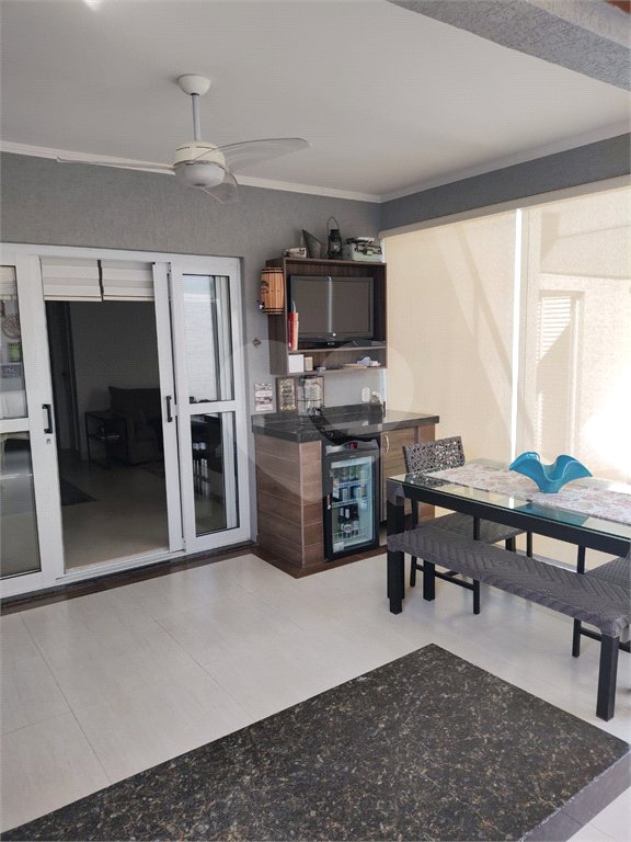 Casa à venda com 3 quartos, sendo 1 suíte,  no condomínio Residencial Jardim das Palmeiras, Vinhedo - SP