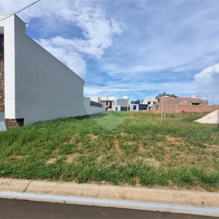Terreno à Venda no Condomínio Villeneuve 10X24– Oportunidade Imperdível!