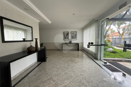 Apartamento à venda com 3 quartos, sendo 1 suíte, em Vila Paulicéia, São Paulo, SP