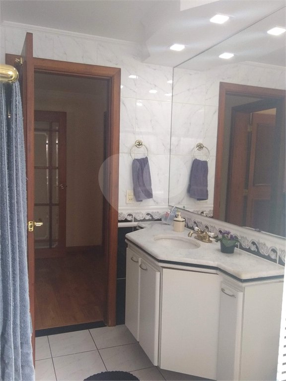 Casa à venda com 4 quartos, sendo 2 suítes, no condomínio Osato, Atibaia - SP
