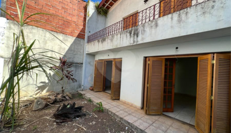 Casa à venda com 3 quartos, sendo 1 suíte, em Vila Vianelo, Jundiaí, SP