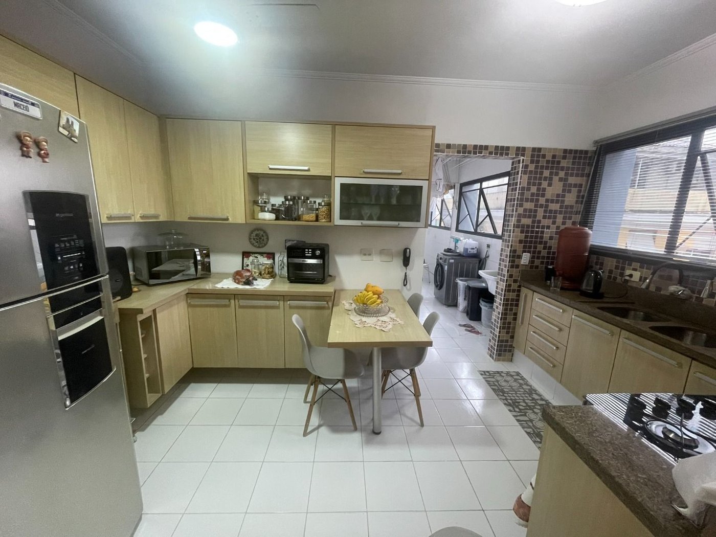 Apartamento 3 dormitórios com 2 suítes, 2 vagas demarcadas, no Embaré, Santos