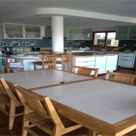 Casa à venda com 5 suítes em Vila Pirajussara, São Paulo, SP
